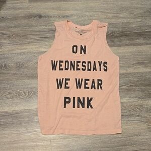 Mean Girls Wear Pink tee sz medium